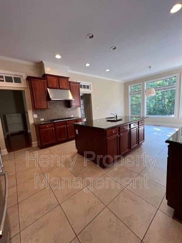 Building Photo - 1905 Old London Way