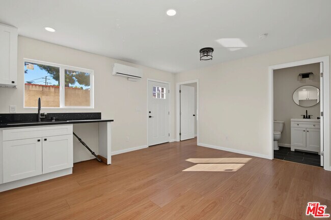 Building Photo - 11512 Fenton Ave