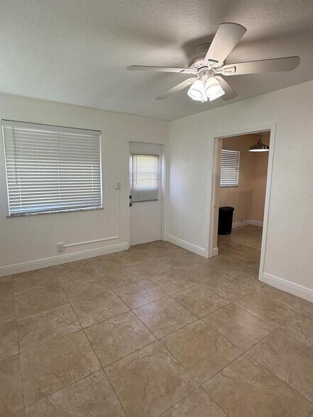 Building Photo - 7302 NW 57th Ct