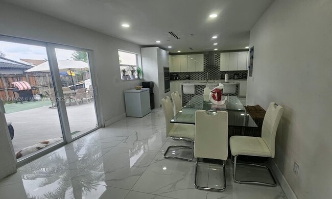 Building Photo - 11417 SW 35th Ln