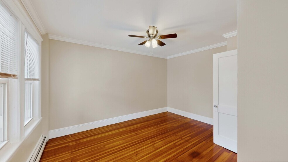 Building Photo - 8 Ropes St