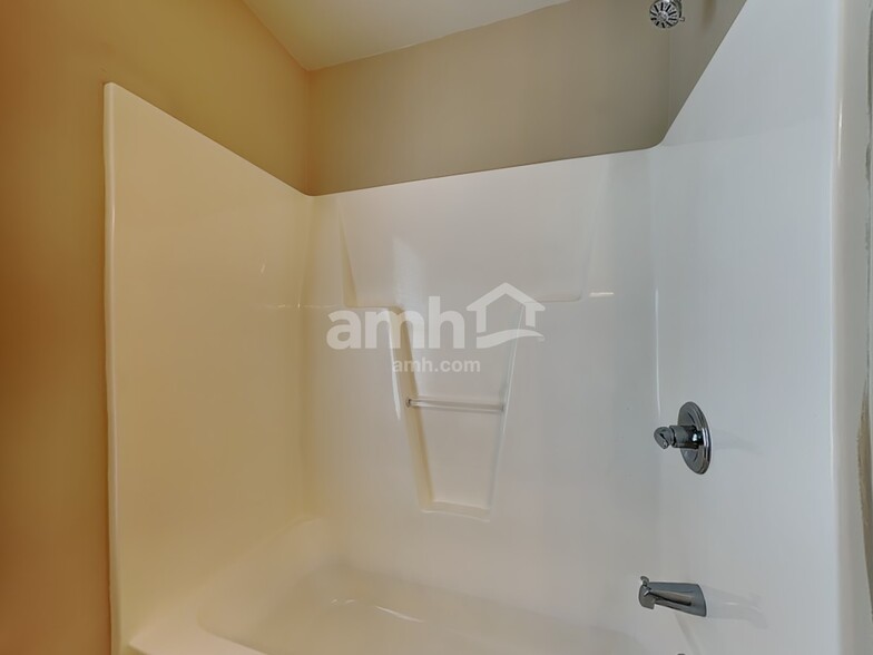 Building Photo - 801 Winterside Ln