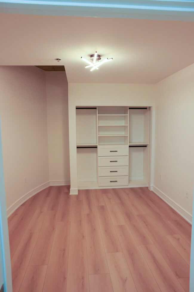 Building Photo - 950 W Peachtree St NW