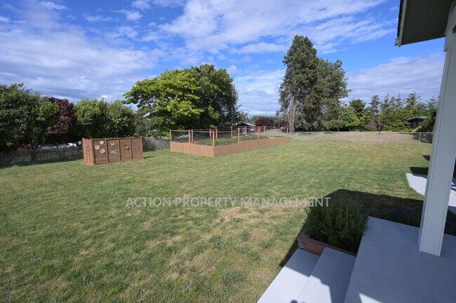 Building Photo - 2 bed + office, 2 bath home in Sequim