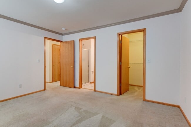 Building Photo - Single Level 3 Bed 2 Bath Home