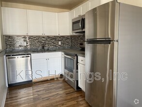 Building Photo - 946 W Ocean View Ave