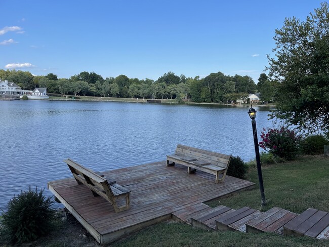 Building Photo - 511 N Water's Edge Dr
