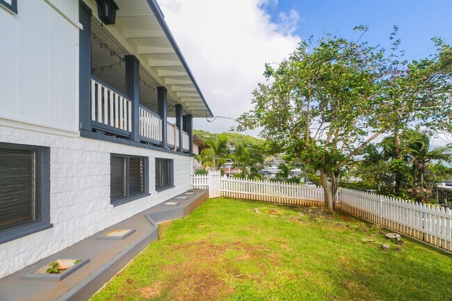 Building Photo - Lulani Ocean (Kaneohe) Single family home: 3-bed, 2 full bath now available for rent ! (Pet frien...