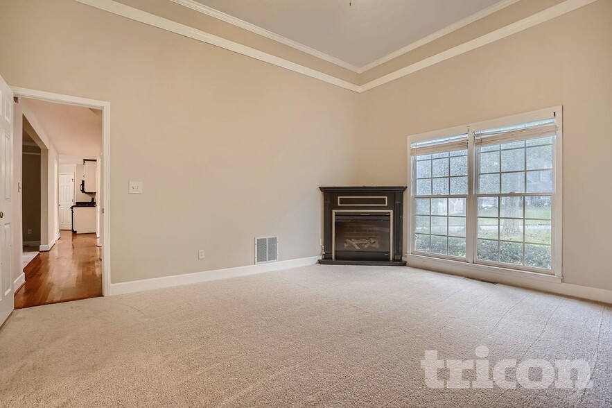 Building Photo - 3125 Harold Way SW