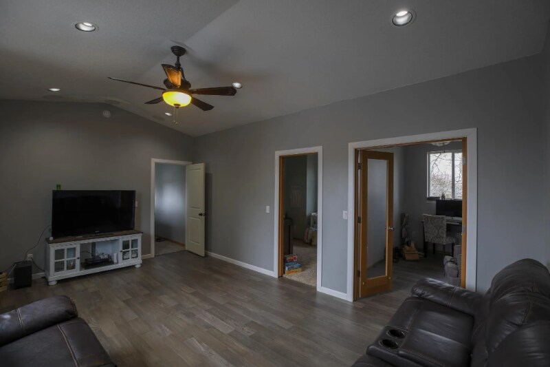 Building Photo - 1555 SW Gilson Ct