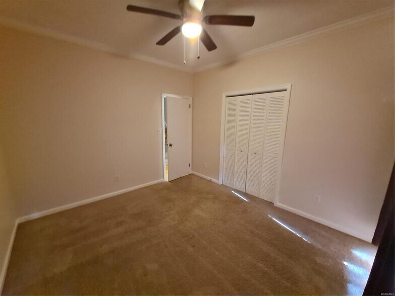 Building Photo - 6474 Halcyon Dr