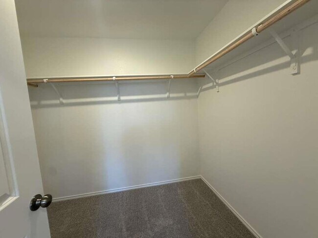 Building Photo - 569 Sormonne Lp