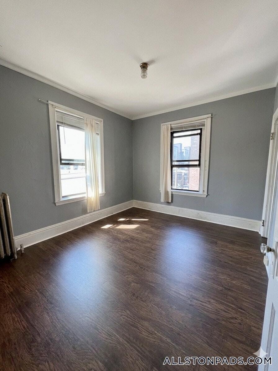 Building Photo - 12 Glenville Ave