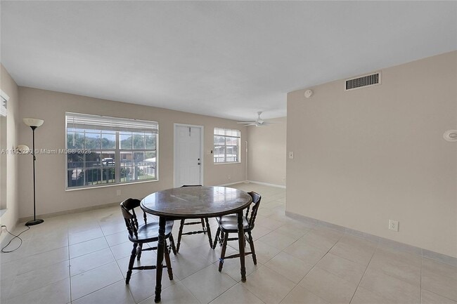 Building Photo - 3217 NE 11th St