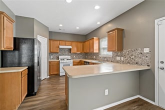 Building Photo - 866407559 A