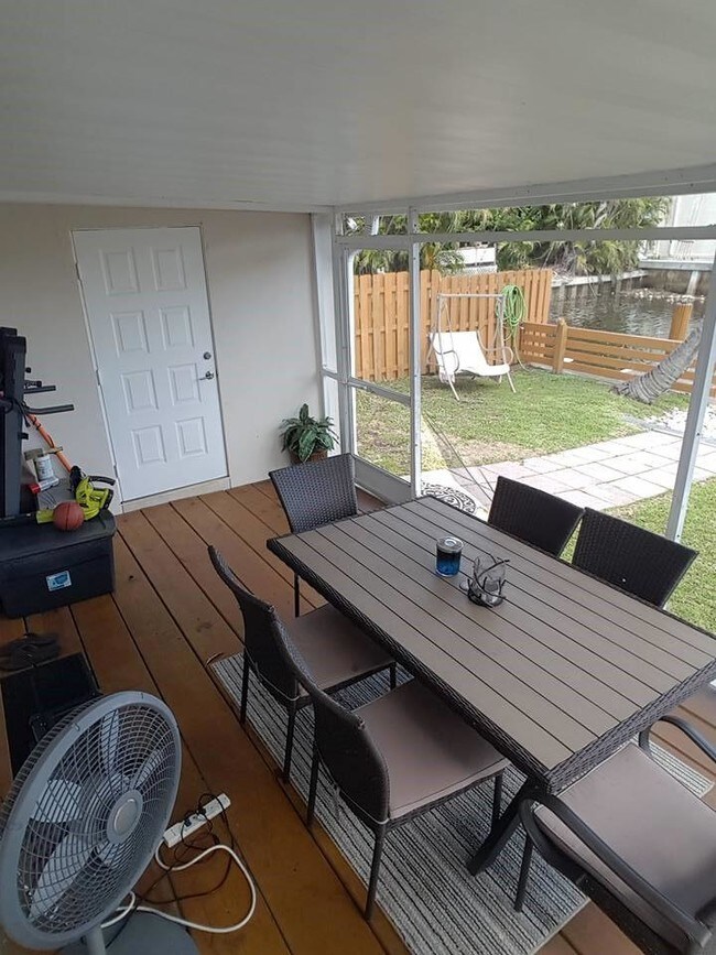 Building Photo - 2721 Sherman St