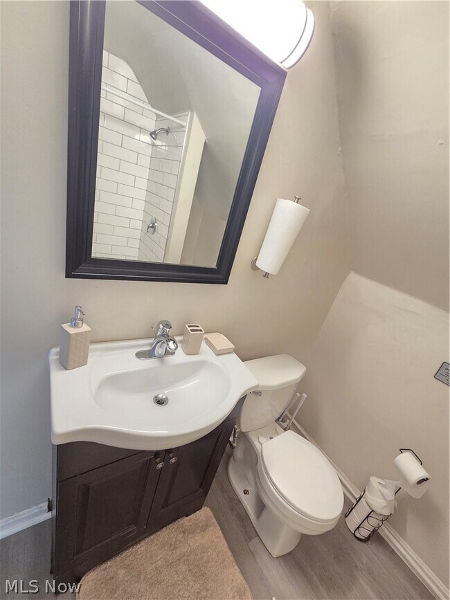 Building Photo - 1450 E 110th St