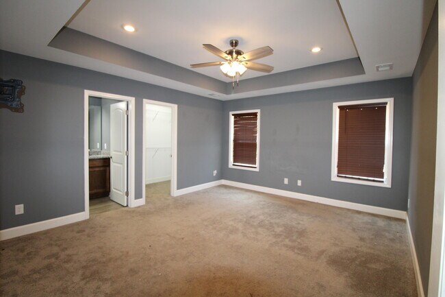 Building Photo - 2280 Equinox Ave