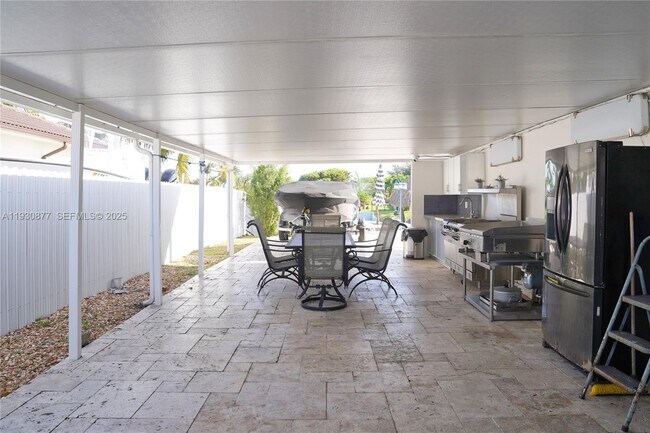 Building Photo - 17135 NW 87th Ave