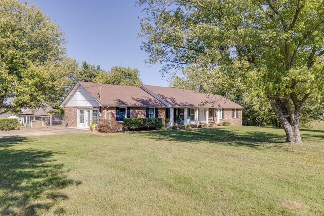 Building Photo - Stunner in North Columbia