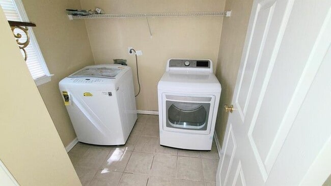 Building Photo - 1009 Friar Tuck Ct