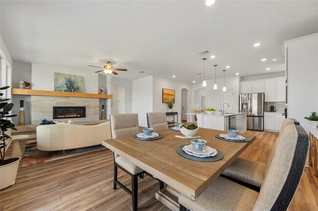 Building Photo - 6605 Apache Plum Ln