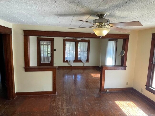 Building Photo - 2424 S Milton Dr