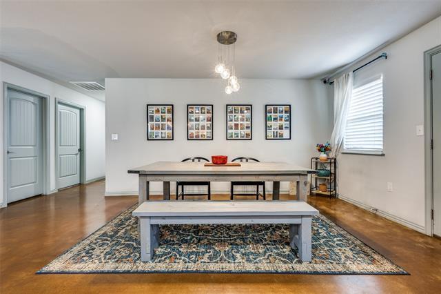 Building Photo - 409 W Johnson St