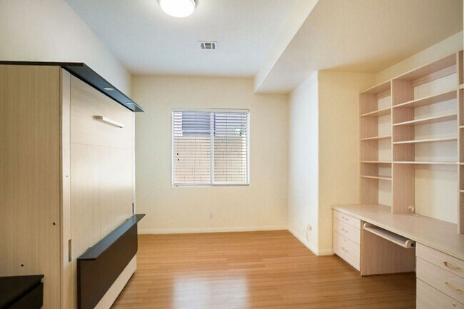 Building Photo - 2120 Waterbury Ln
