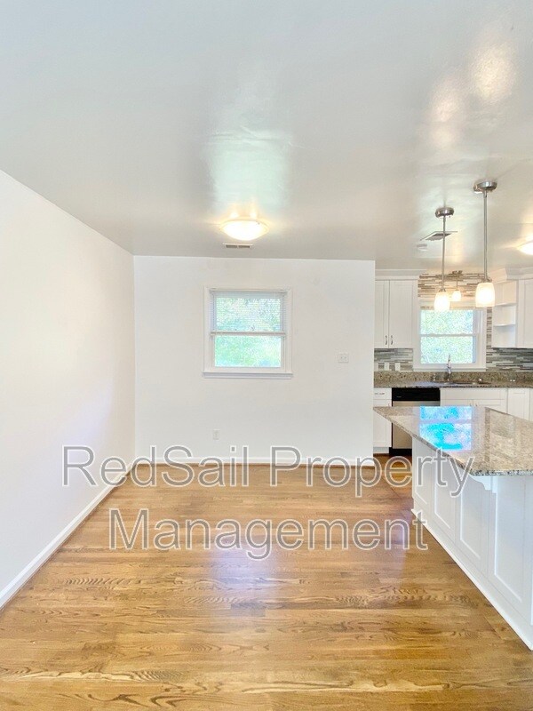 Building Photo - 146 Linbrook Dr