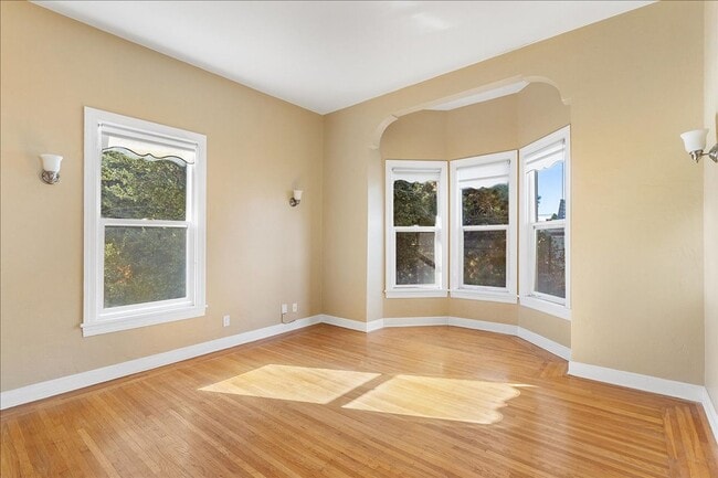 Building Photo - 1012 Walnut St