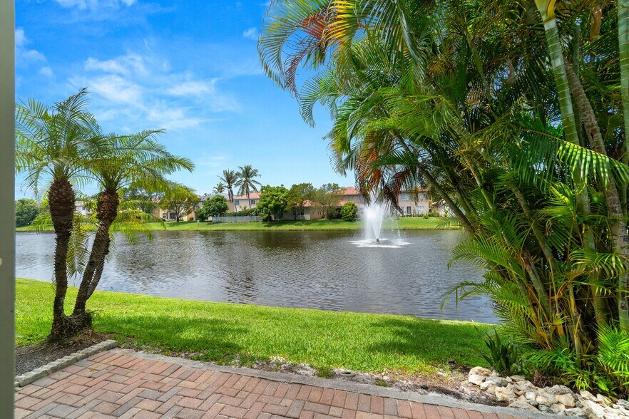 Building Photo - 3057 Laurel Ridge Cir