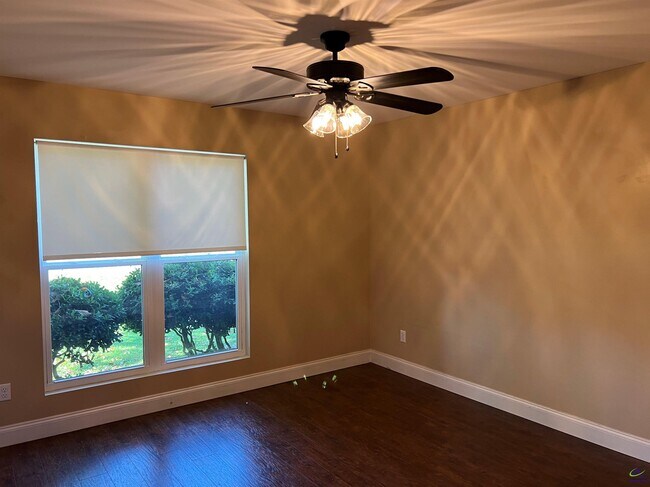 Building Photo - 108 Wilkes Ct