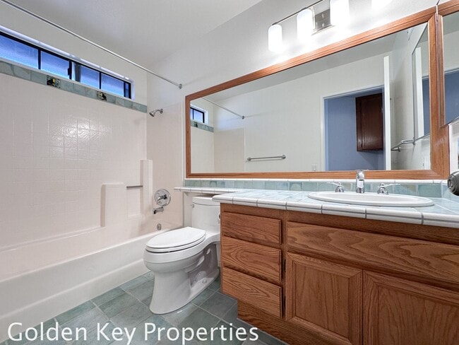 Building Photo - Beautiful townhome in The Trails at Calavera!