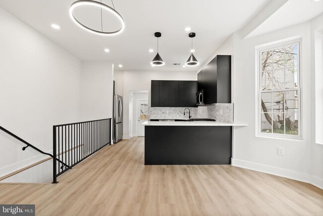 Building Photo - 5237 McKean Ave