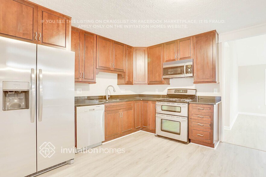 Building Photo - 2230 Rolland St