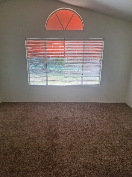 Building Photo - 39751 Amberley Cir