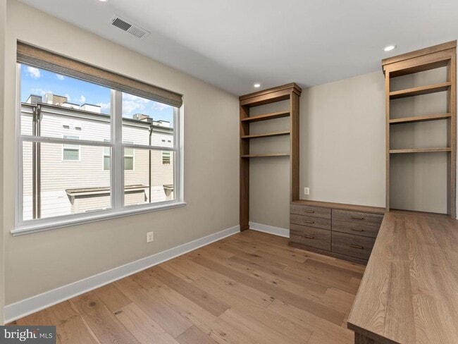 Building Photo - 2015 Tysons Ridgeline Rd