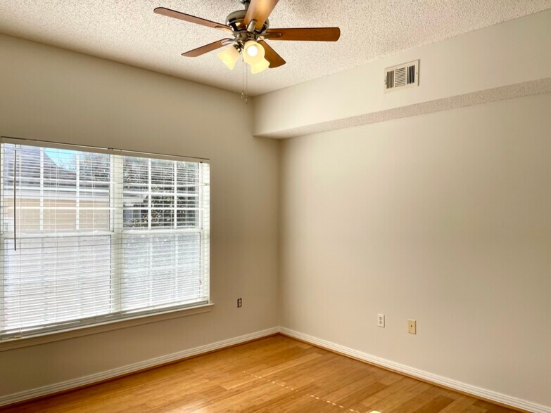 Building Photo - 1501 Partin Dr N