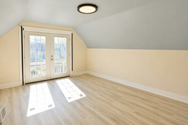 Building Photo - 1328 E 120th St
