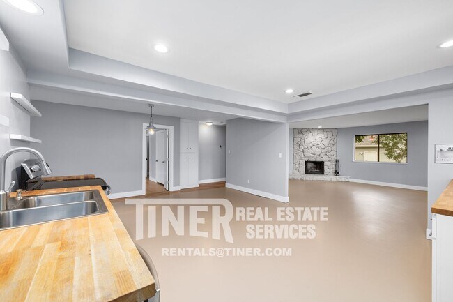 Building Photo - Carmichael Gem - Walking Distance to Ancil...