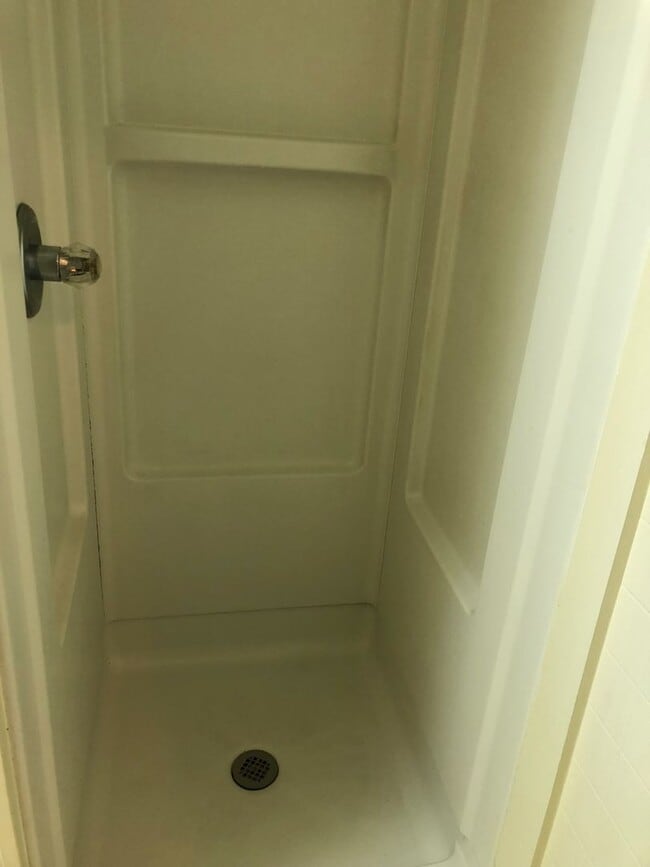 Building Photo - 1211 N Main St