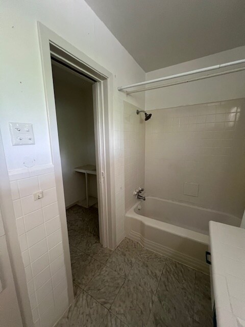 Building Photo - 3838 Glen Arbor Dr