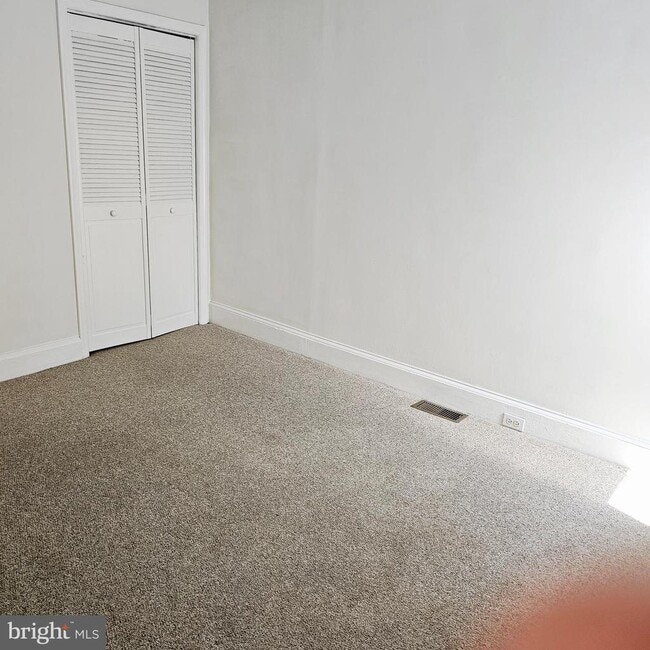 Building Photo - 1816 Montrose St