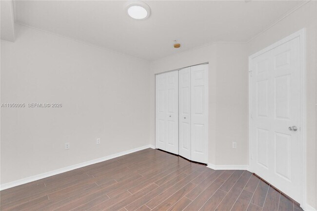 Building Photo - 2945 NE 185th St