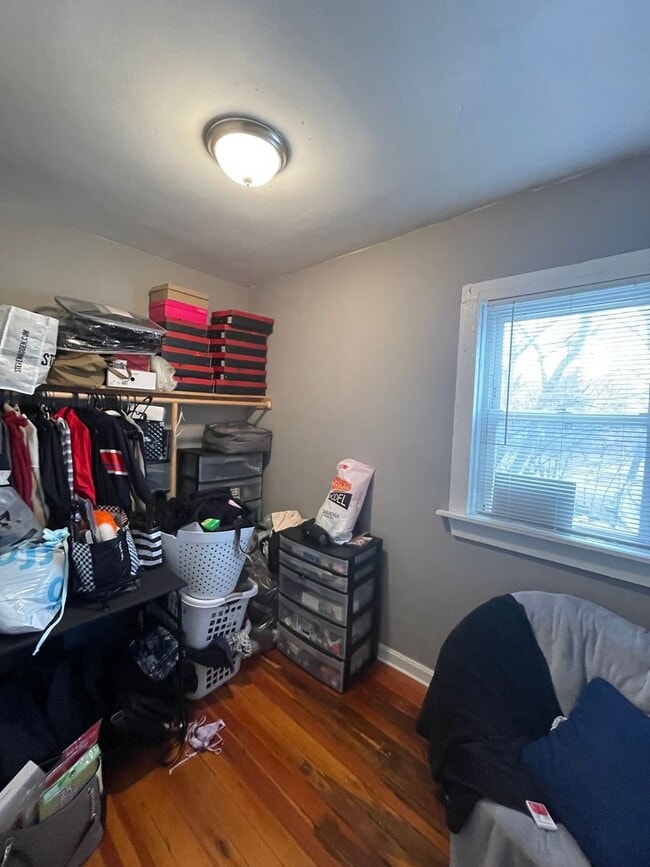 Building Photo - 644 Smith St