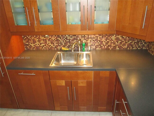 Building Photo - 250 180th Dr