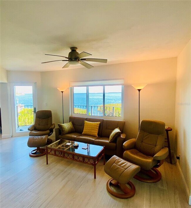 Building Photo - 1515 Pinellas Bayway S