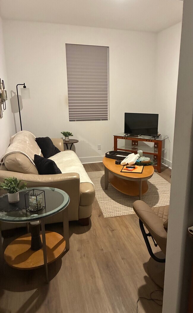 Building Photo - 42417 Lamporo Wy