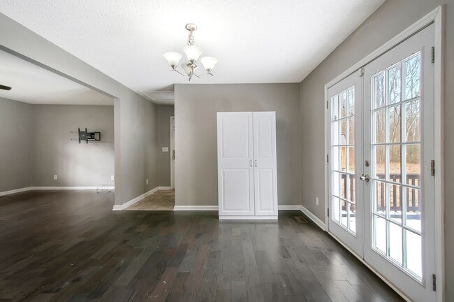 Building Photo - 1422 Wesley Rd